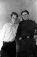 Донат Александрович Колесов (справа) с другом Михаилом Адольфовичем Миллером, Горький, 1945 год